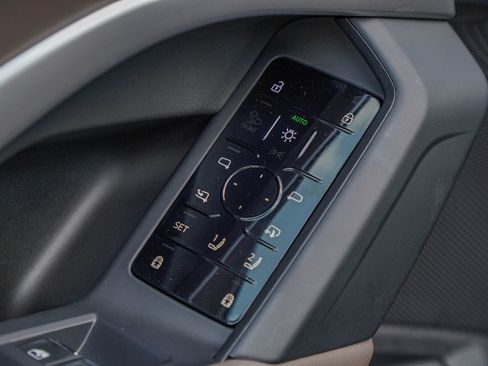 New 2025 Audi Q5 Premium image 17