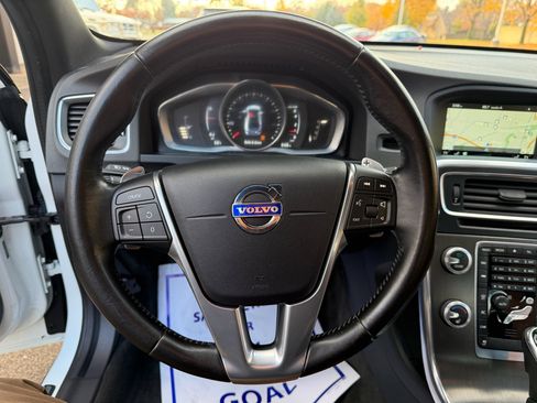 Used 2016 Volvo S60 T5 Premier image 9