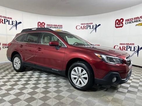 Used 2018 Subaru Outback 2.5i Premium AWD/4WD image 1