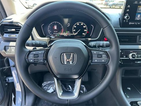 New 2025 Honda Pilot Touring image 28