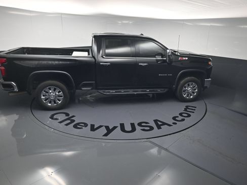 Used 2022 Chevrolet Silverado 2500 LTZ w/ LTZ Convenience Package AWD/4WD image 16