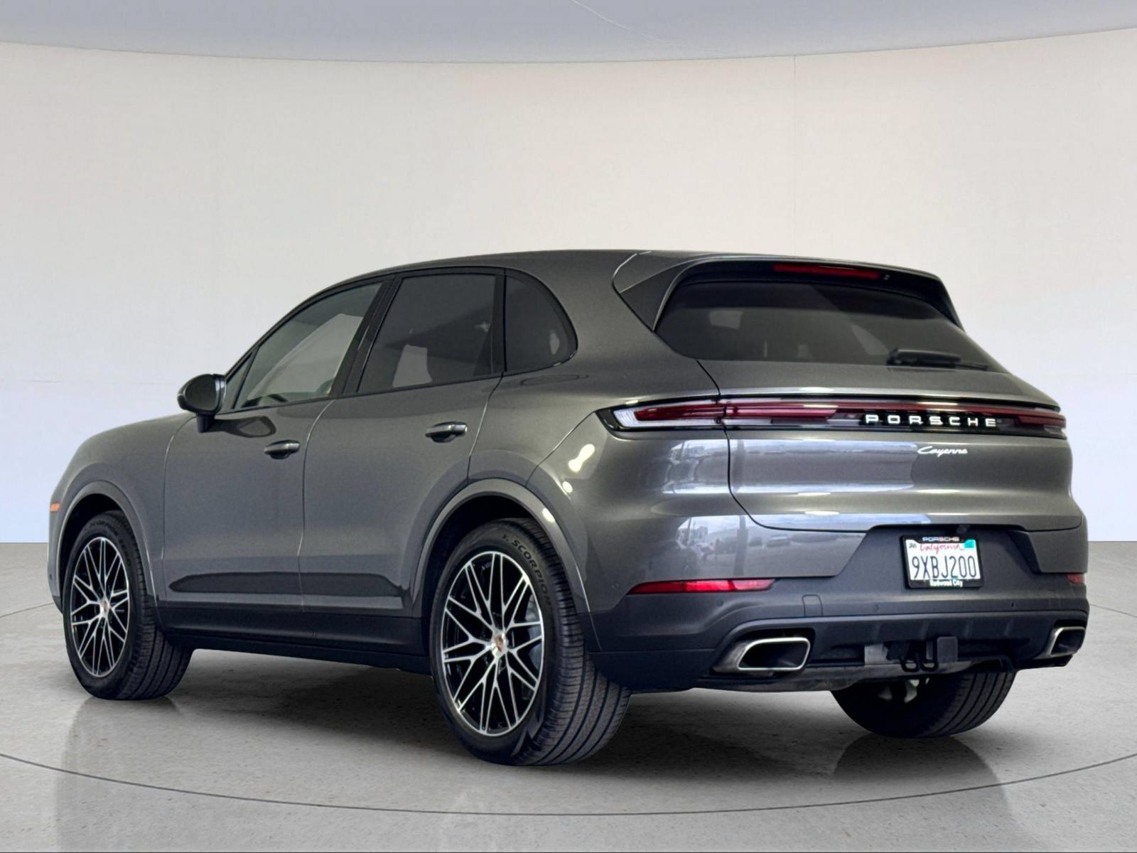 Certified 2026 Porsche Cayenne AWD/4WD image 3
