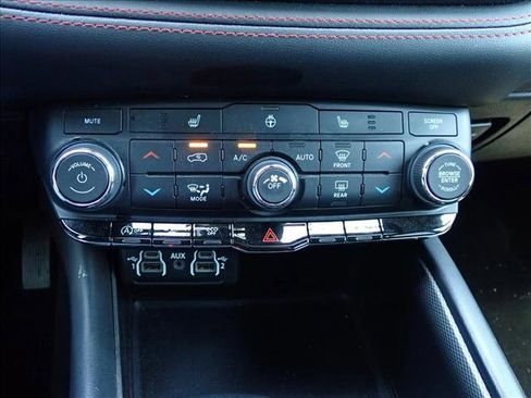 Used 2023 Dodge Durango GT AWD/4WD image 17