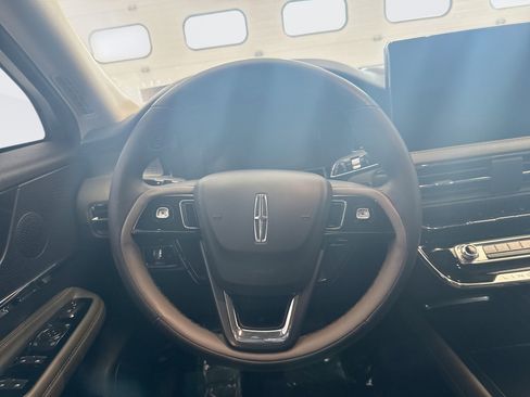 Used 2023 Lincoln Corsair FWD image 12
