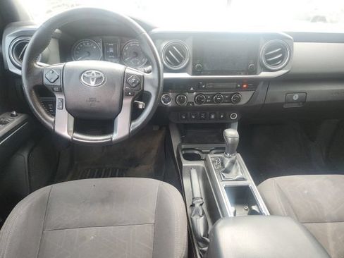 Used 2016 Toyota Tacoma TRD Sport w/ Premium & Technology Package AWD/4WD image 7