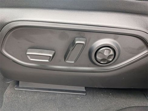 New 2025 Jeep Grand Cherokee Altitude image 14