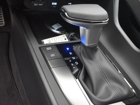 Used 2025 Hyundai Elantra Sport image 16