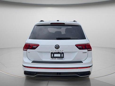 Certified 2024 Volkswagen Tiguan SE R-Line AWD/4WD image 5