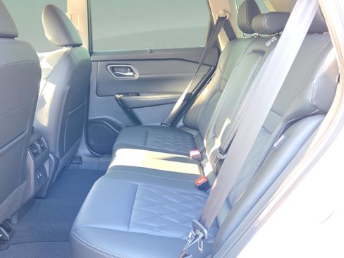 New 2026 Nissan Rogue Platinum AWD/4WD image 10