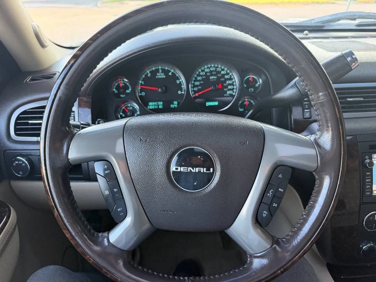 Used 2011 GMC Sierra 1500 Denali AWD/4WD image 25