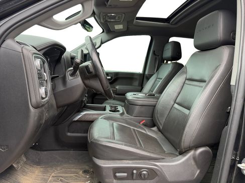 Used 2022 GMC Sierra 2500 Denali w/ Denali Black Diamond Edition AWD/4WD image 9