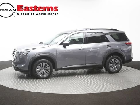 Used 2025 Nissan Pathfinder SV FWD image 59