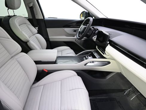 New 2026 Lincoln Nautilus Reserve image 16