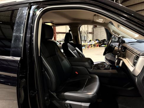 Used 2024 Ford Expedition XLT RWD image 27