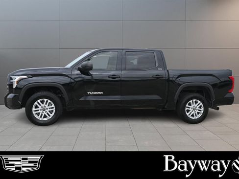Used 2022 Toyota Tundra SR5 AWD/4WD image 4
