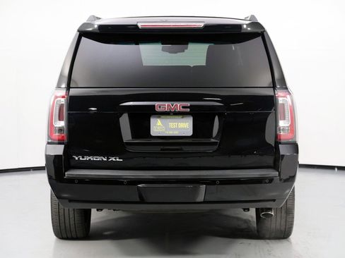 Used 2017 GMC Yukon XL SLT w/ Premium Edition image 55