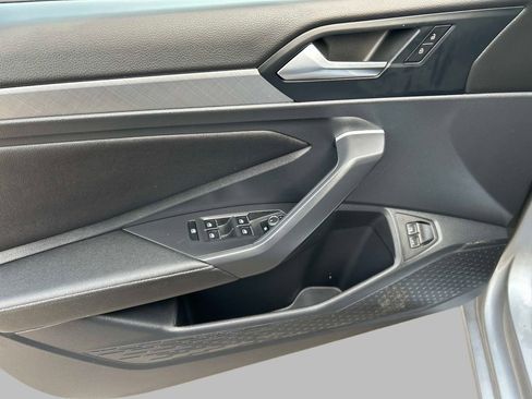 Used 2022 Volkswagen Jetta SE image 18