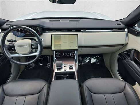 Used 2023 Land Rover Range Rover SE AWD/4WD image 9