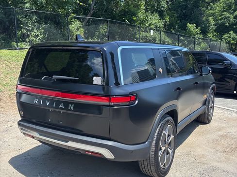 Used 2023 Rivian R1S Adventure AWD/4WD image 23