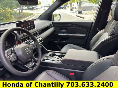 Used 2026 Honda Pilot Black Edition image 23