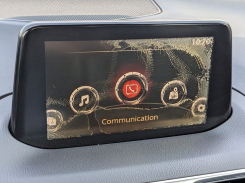 Used 2017 MAZDA MAZDA3 Grand Touring FWD image 23