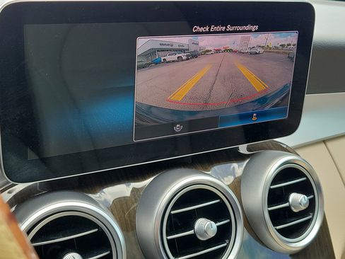 Used 2019 Mercedes-Benz C 300 Sedan w/ Premium Package image 27