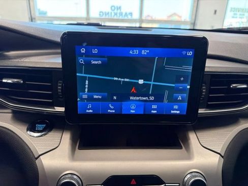 Used 2024 Ford Explorer XLT w/ Equipment Group 202A AWD/4WD image 3