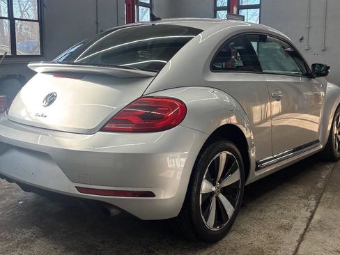 Used 2014 Volkswagen Beetle R-Line image 9