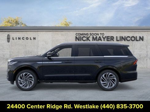 New 2026 Lincoln Navigator Reserve AWD/4WD image 3