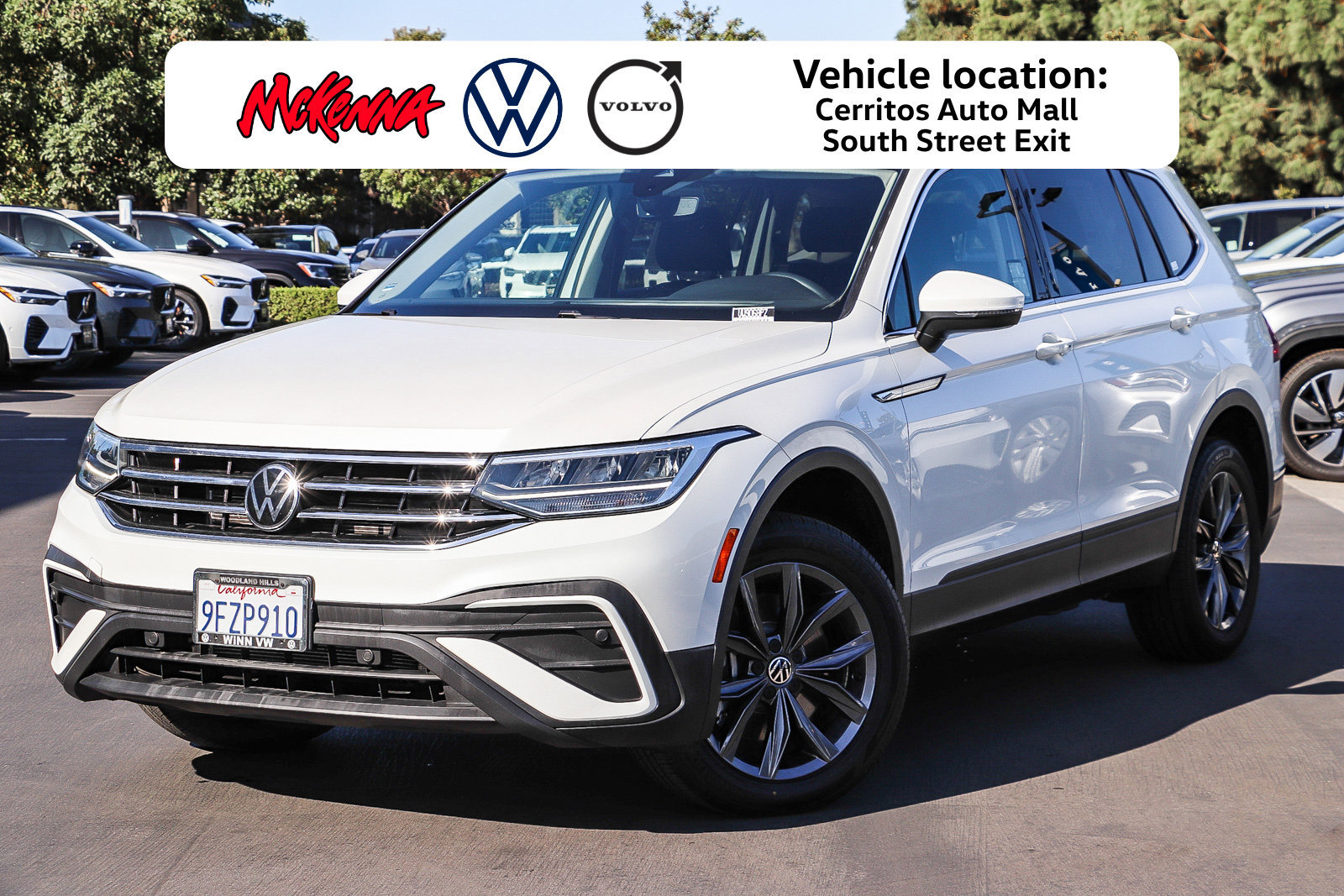 Used 2023 Volkswagen Tiguan SE FWD image 1