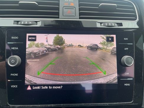 Used 2018 Volkswagen GTI Autobahn FWD image 18