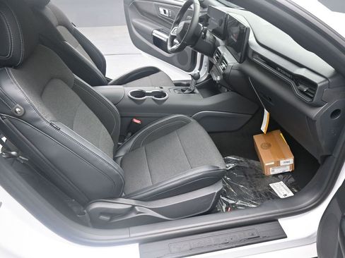 New 2025 Ford Mustang Coupe image 5