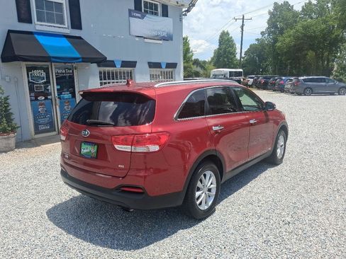 Used 2018 Kia Sorento AWD image 5