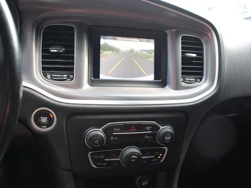 Used 2020 Dodge Charger SXT RWD image 13