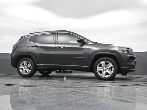 Used 2022 Jeep Compass Latitude image 45