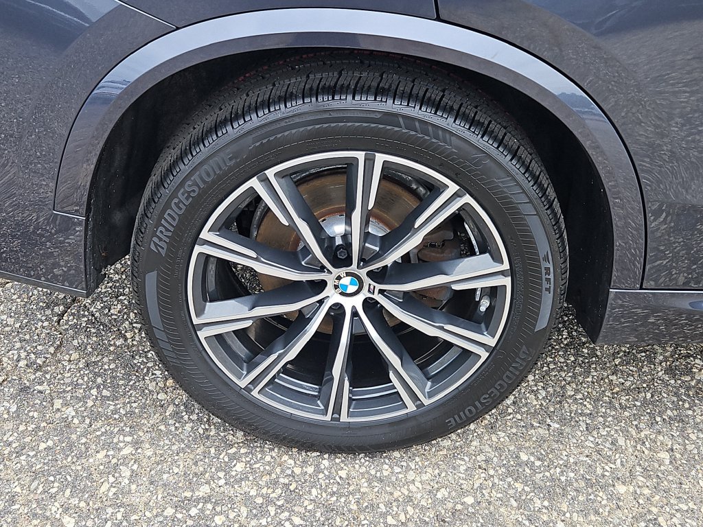 Used 2019 BMW X5 xDrive40i w/ M Sport Package AWD/4WD image 9