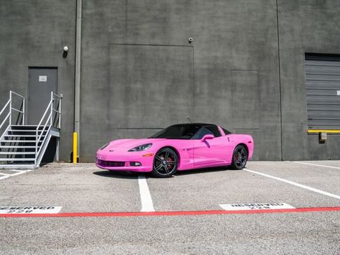 Used 2010 Chevrolet Corvette Coupe w/ 1LT image 31