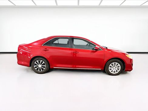 Used 2014 Toyota Camry LE FWD image 22