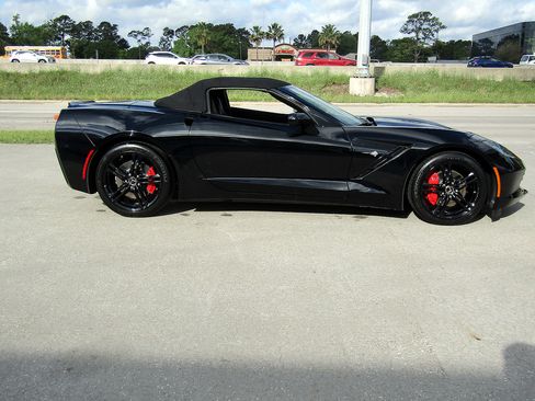 Used 2017 Chevrolet Corvette Stingray Convertible w/ 2LT Preferred Equipment Group RWD image 26