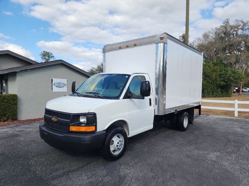 Used 2007 Chevrolet Express 3500 image 2