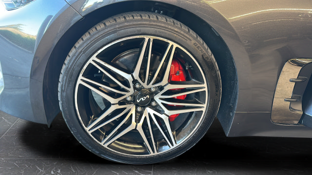 Used 2022 Kia Stinger GT2 AWD/4WD image 27