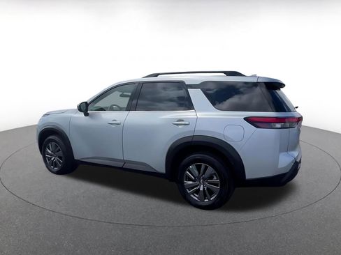 Used 2024 Nissan Pathfinder SV FWD image 10
