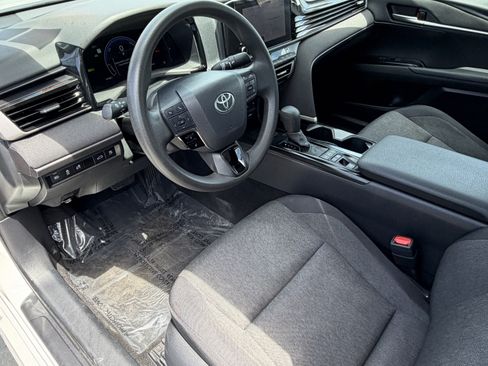 Used 2025 Toyota Camry LE FWD image 25