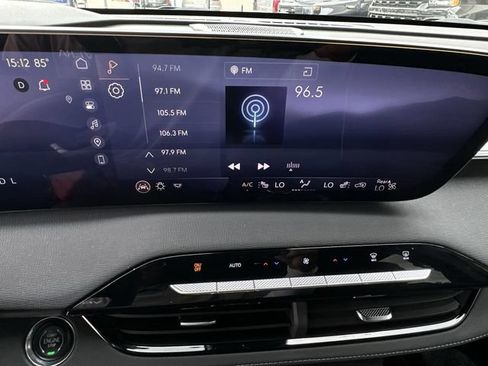 Certified 2025 Buick Enclave Preferred FWD image 24