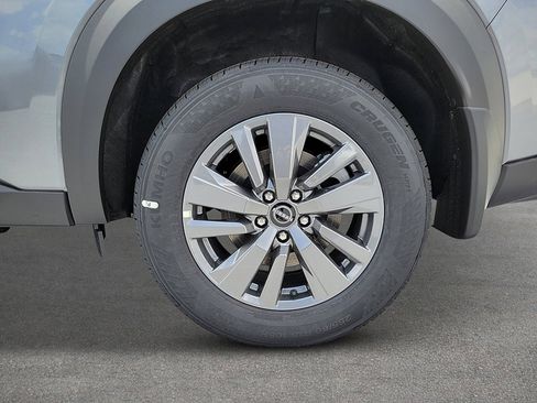 New 2025 Nissan Pathfinder SV image 12