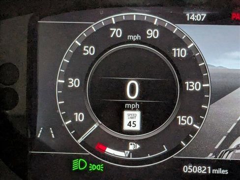 Used 2019 Land Rover Range Rover Sport HST image 4