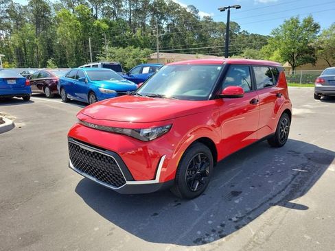 Used 2025 Kia Soul LX w/ LX Technology Package FWD image 4