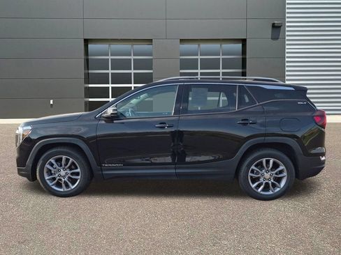 Used 2022 GMC Terrain SLT w/ Infotainment Package II AWD/4WD image 9