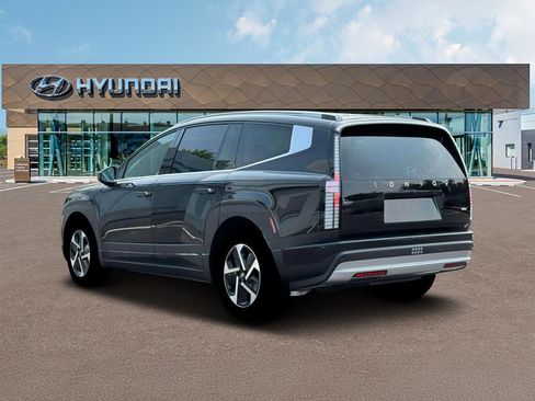 New 2026 Hyundai Ioniq 9 SE image 5