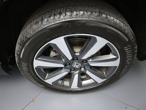 Certified 2023 Honda Pilot Touring image 19